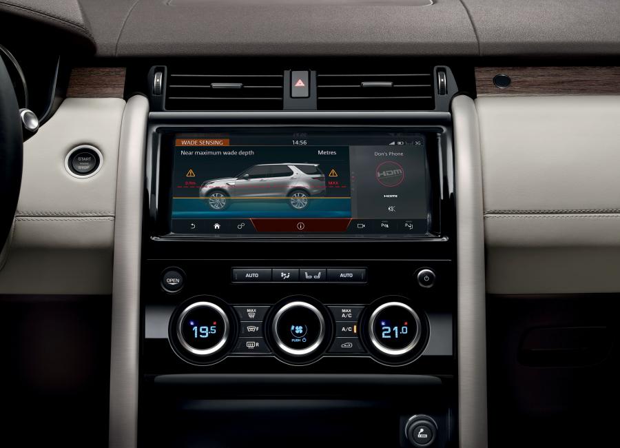 Детали интерьера Land Rover Discovery HSE 2017 года  (фото 78 из 96)